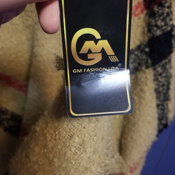 Woman's Plaid Poncho - Picture 3 of 5